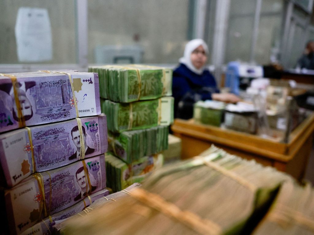 تراجع في سعر صرف الليرة السورية مقابل الدولار اليوم الخميس | اقتصاد